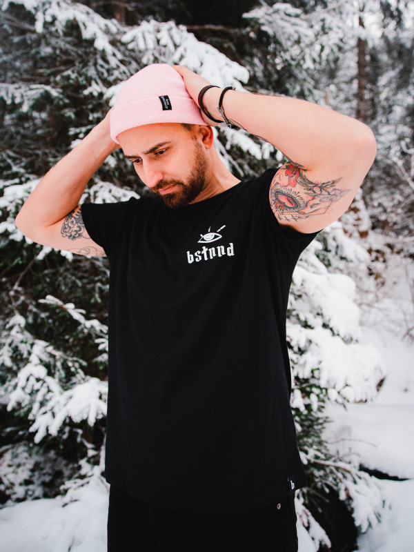 David wears the 'Jacob's Ladder' tee (organic coton) for men and women by swiss streetwear brand bastonnade clothing.
