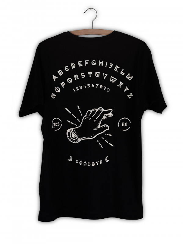 T-shirt 'Ouija' pour hommes et femmes de la marque suisse streetwear bastonnade clothing.