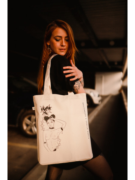 'Love Hurts' tote bag for men and women by swiss streetwear brand bastonnade clothing.