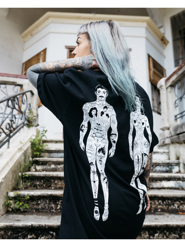 Cécile wears the 'Ink Lovers' tee for men and women by swiss streetwear brand bastonnade clothing.