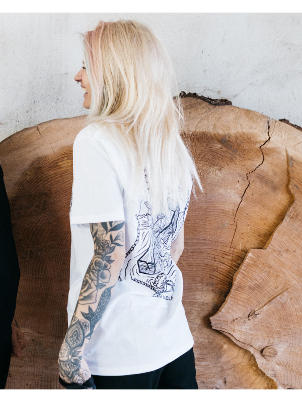 Manu wears the 'Sailor's Grave' tee for men and women by swiss streetwear brand bastonnade clothing.