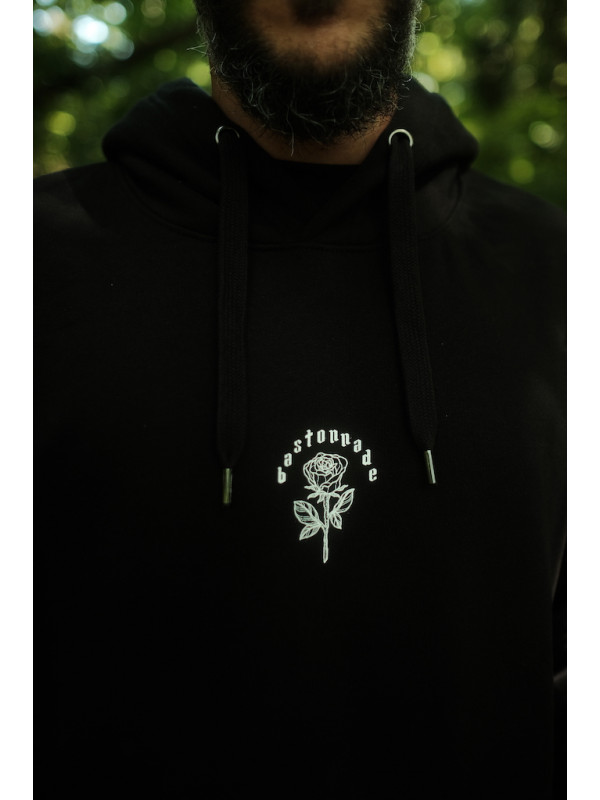 Details of the 'Roses Are Red' hoodie for men and women by swiss streetwear brand bastonnade clothing.