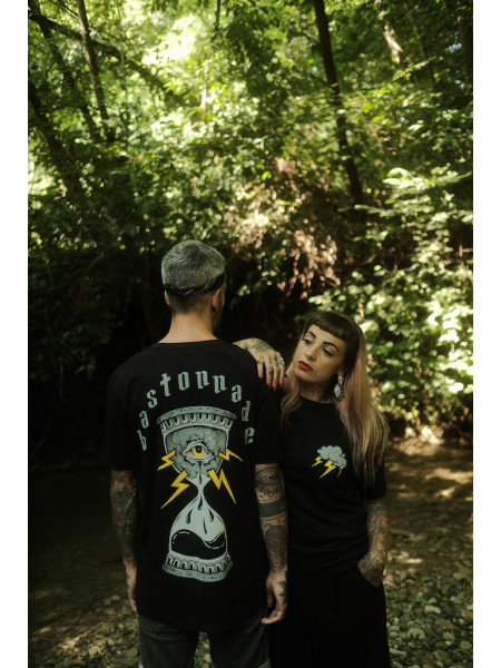 Cécile and Julien wear the 'Hourglass' tee for men and women by swiss streetwear brand bastonnade clothing.